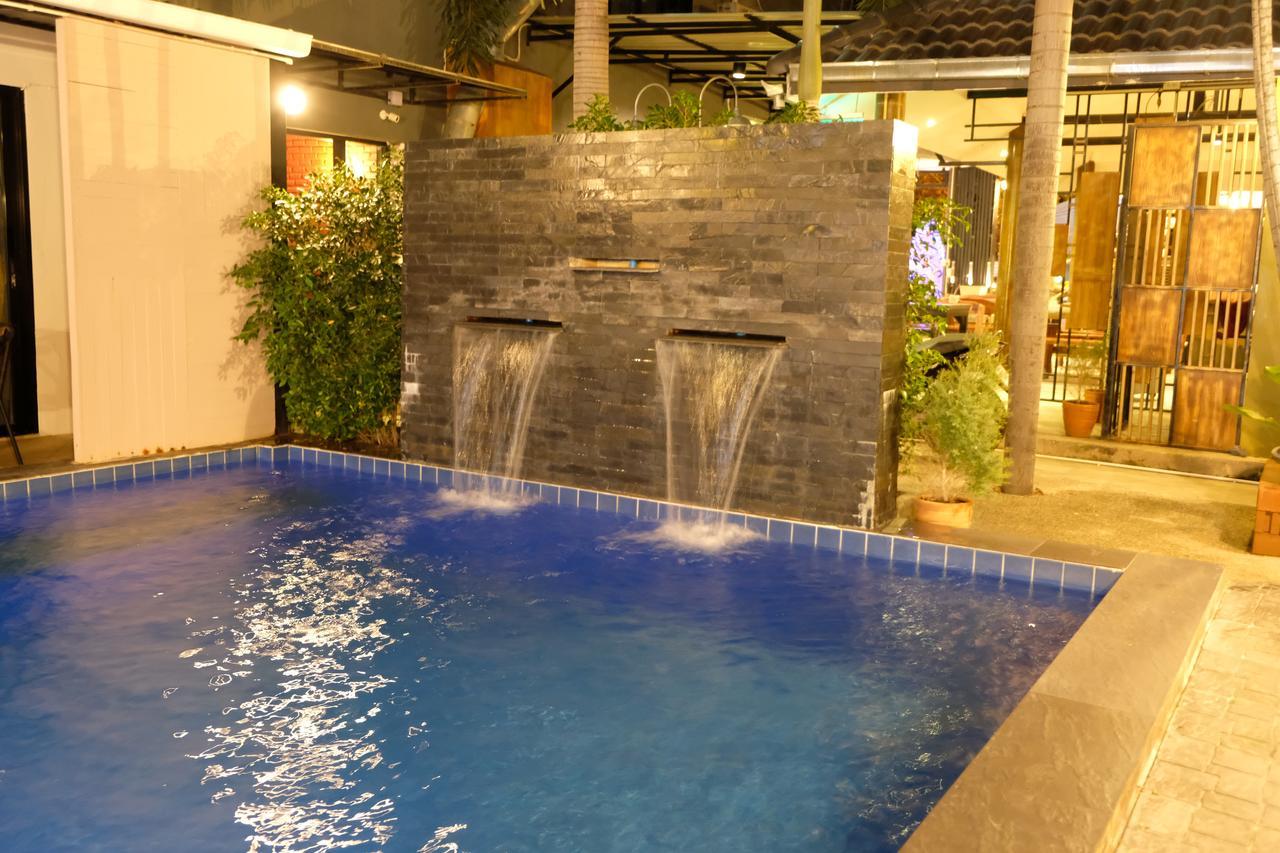 Hotel Royal Nine Kanchanaburi Exteriér fotografie